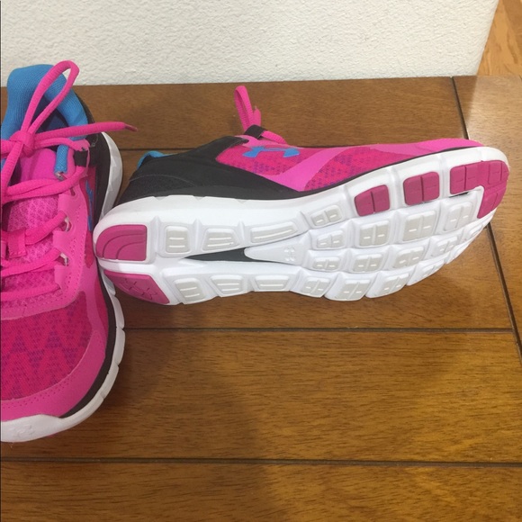 Under armor women's shoes 💥FINAL 💥 - Picture 5 of 5